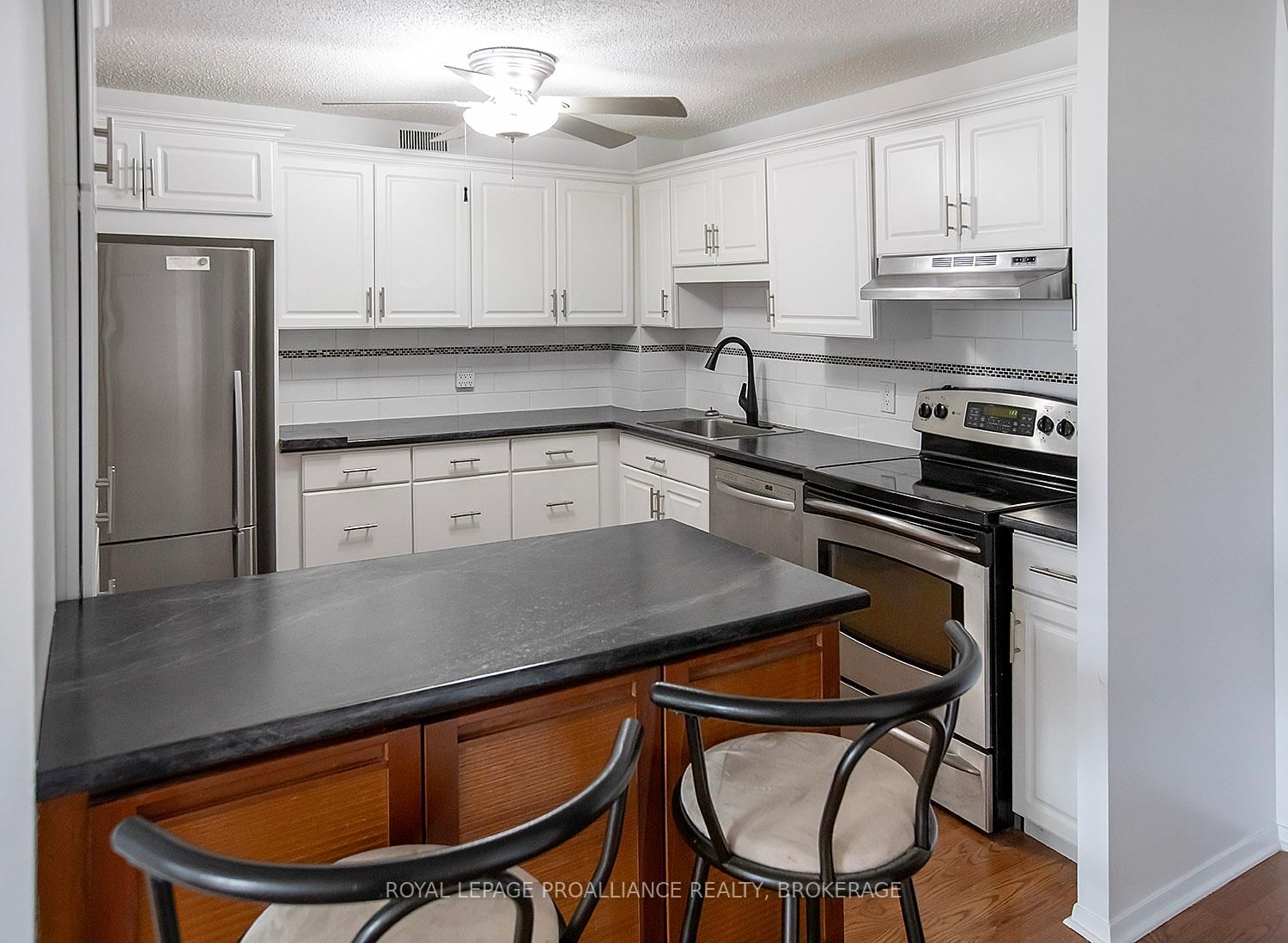 120 Barrett Court • #305 • Kingston, ON photo 6