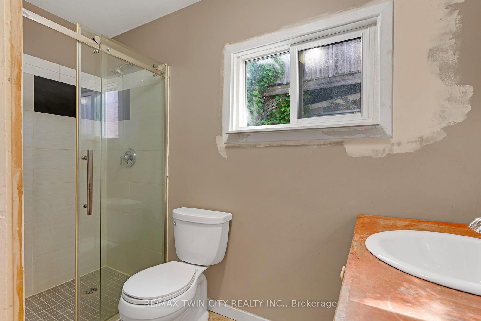 91 Charles Street E • Kitchener, ON photo 14