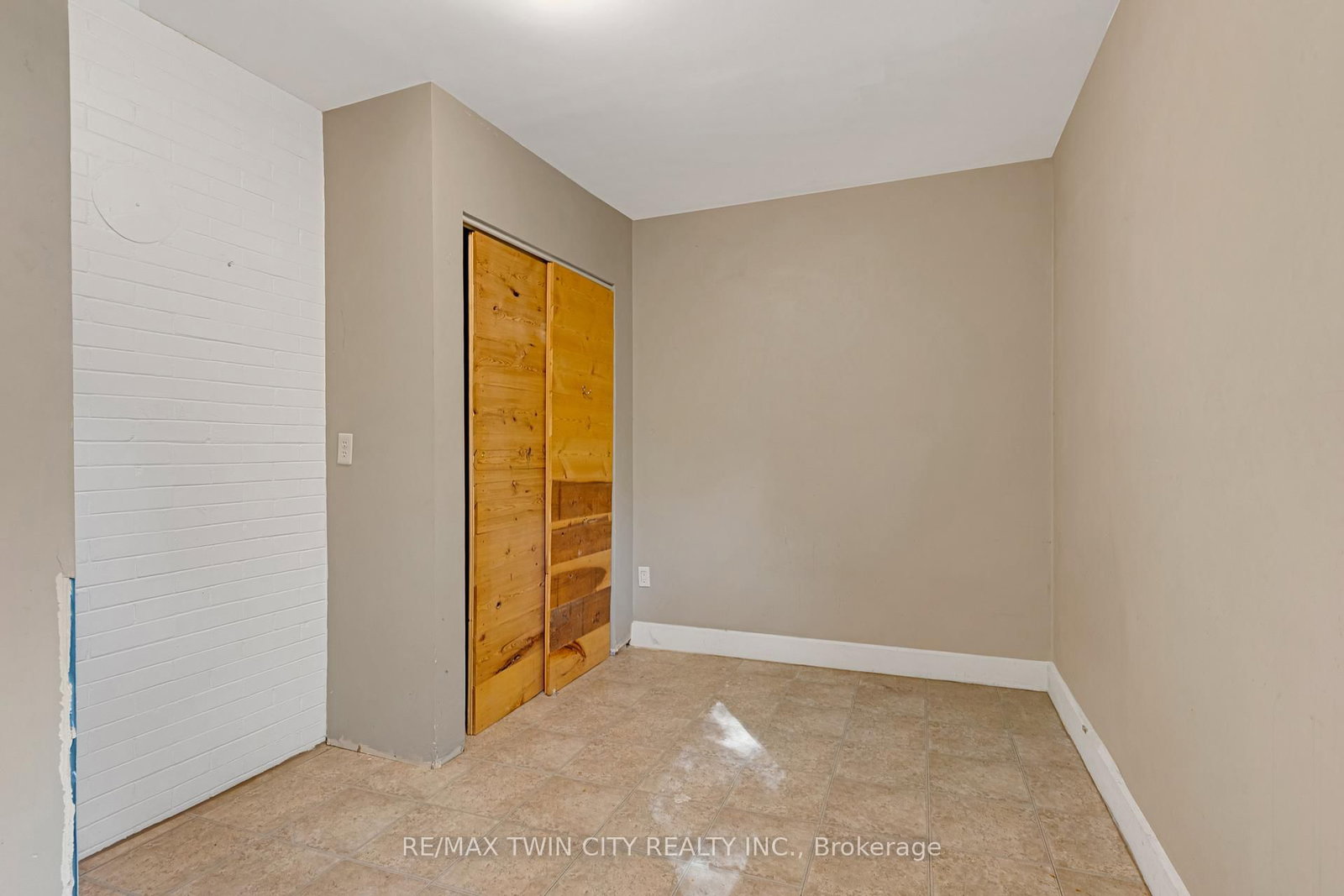 91 Charles Street E • Kitchener, ON photo 15