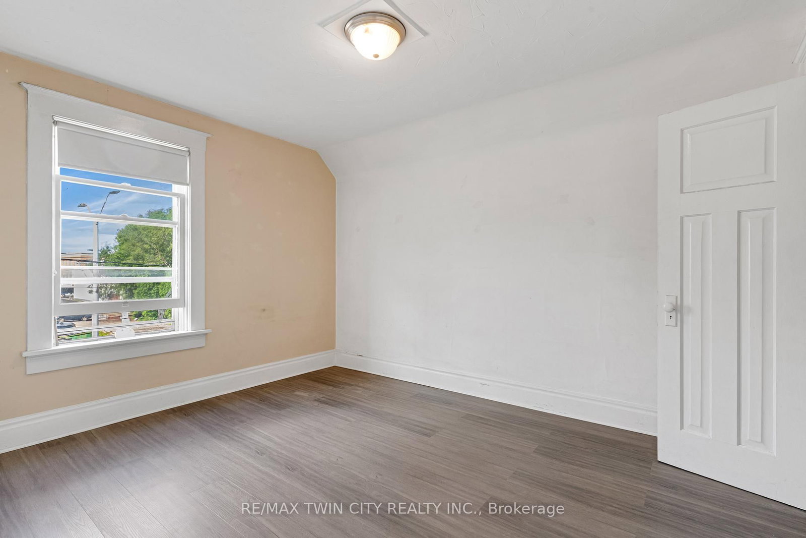91 Charles Street E • Kitchener, ON photo 18