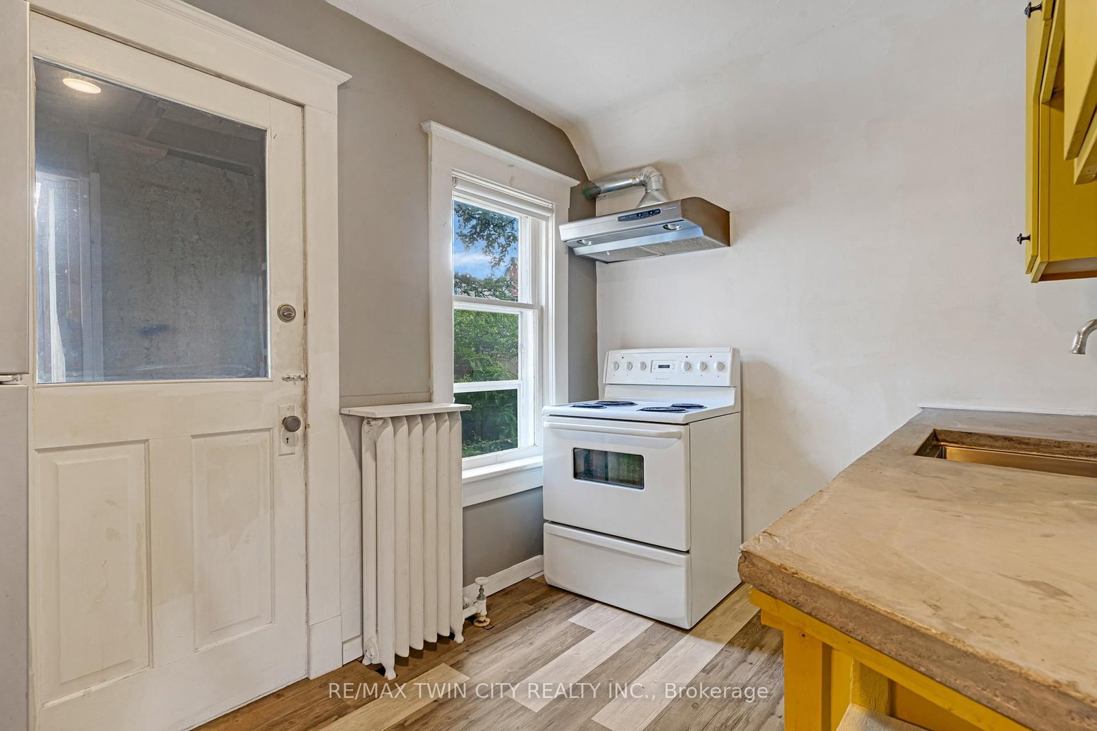 91 Charles Street E • Kitchener, ON photo 23