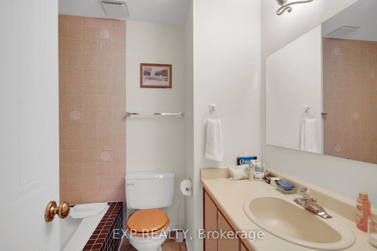 40 Huntview Private • #20 • Ottawa, ON photo 13