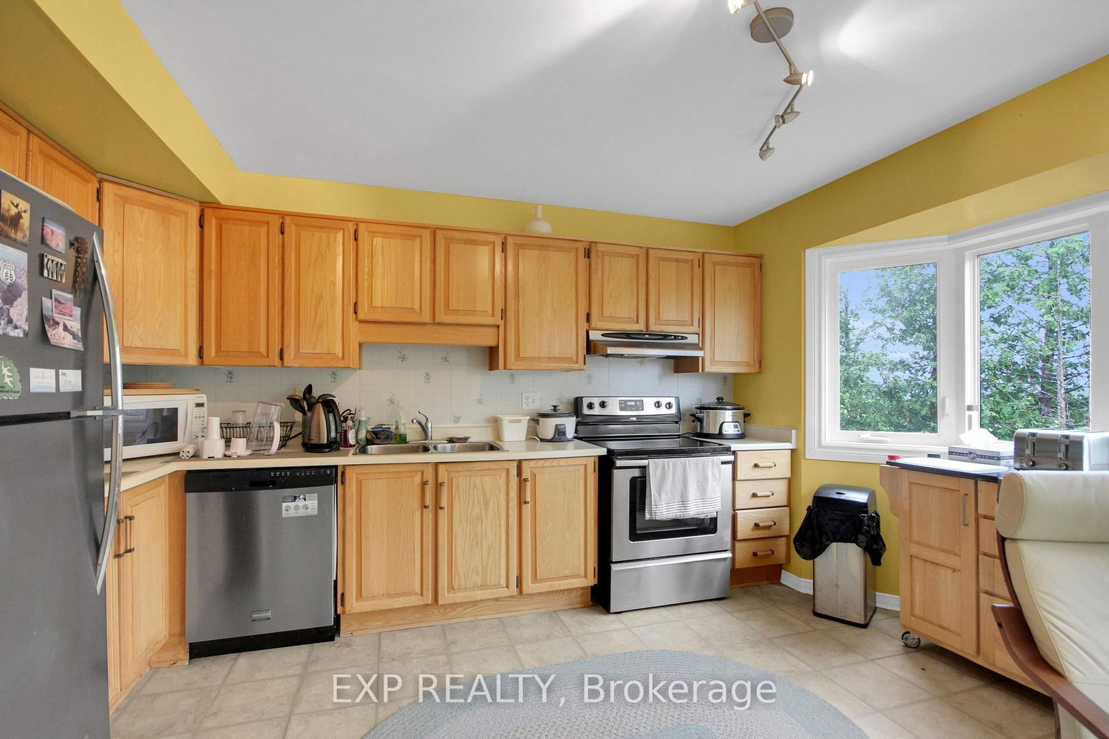 40 Huntview Private • #20 • Ottawa, ON photo 7