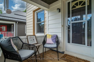 282 Sydenham Street • Gananoque, ON photo 4