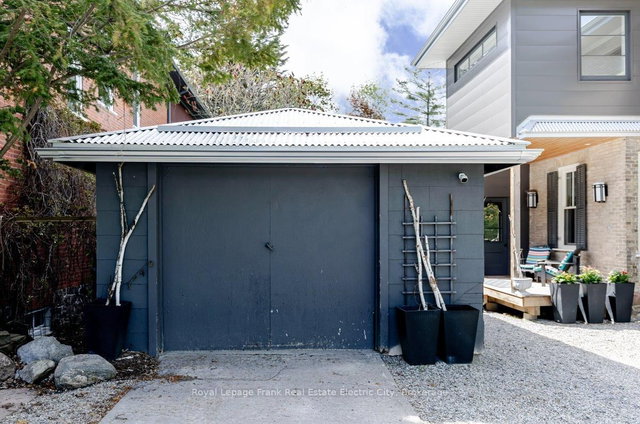 11 Conger Street