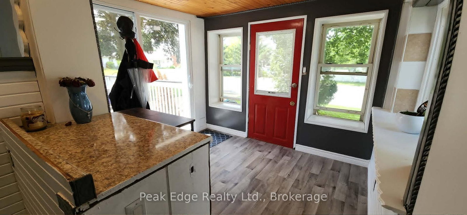 281 6th Street • Hanover, ON photo 9