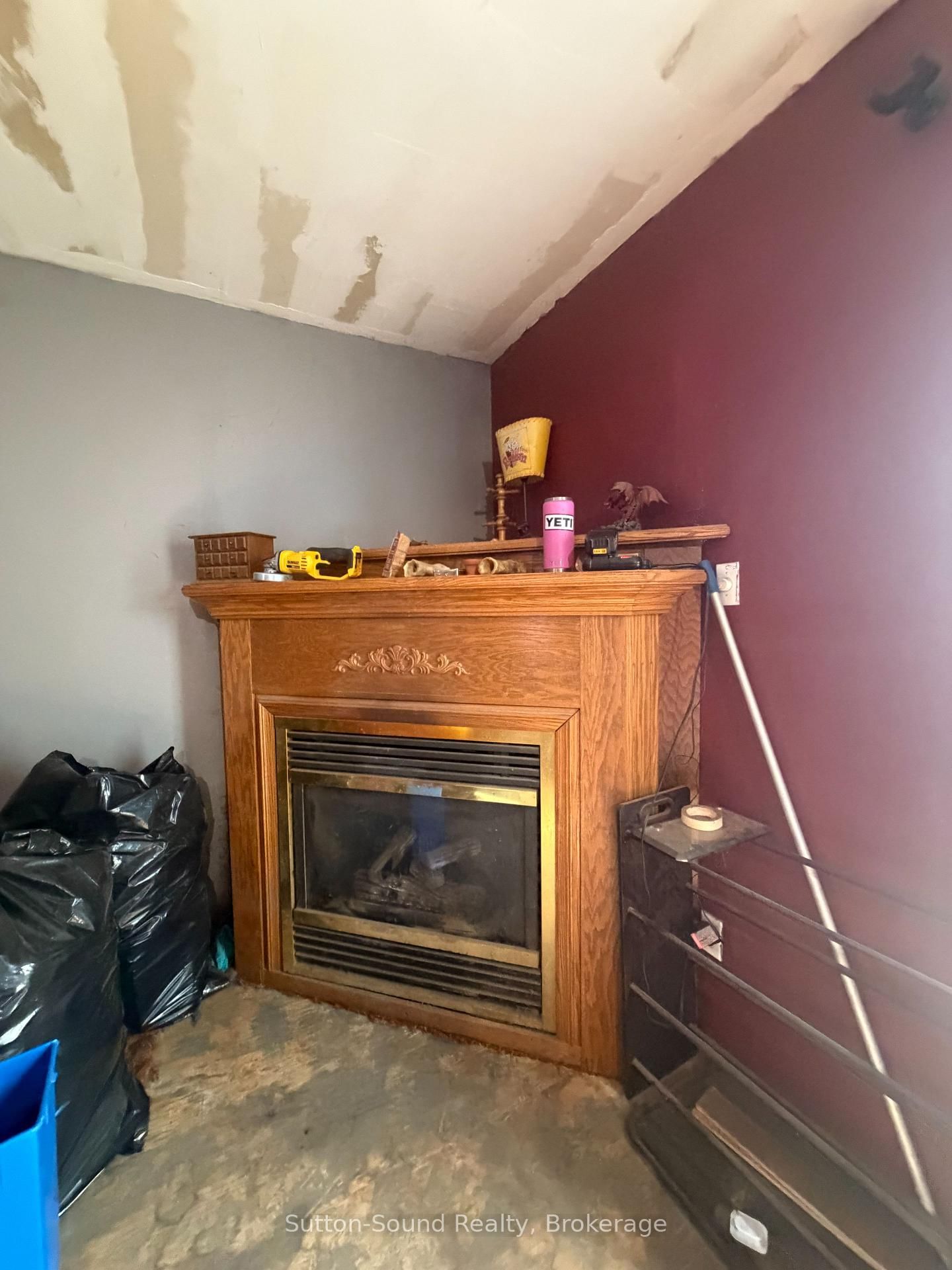 1271 E 2nd Avenue • Owen Sound, ON photo 1