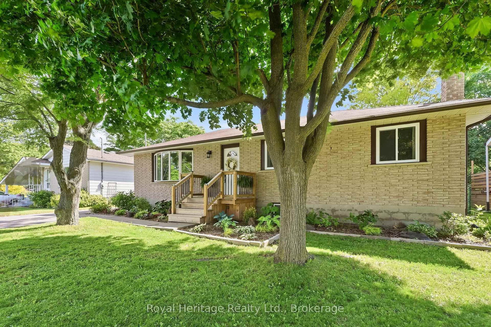 93 S Division Street • Brighton, ON photo 2