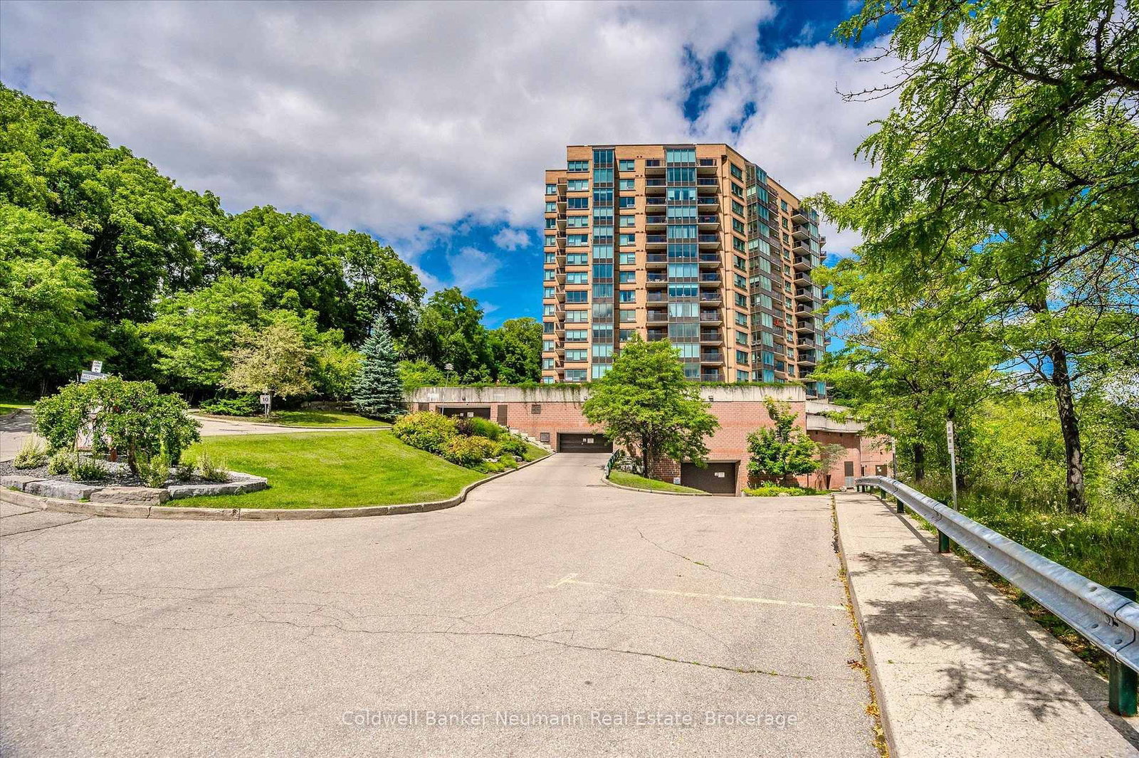 237 King Street W • #1106 • Cambridge, ON photo 2