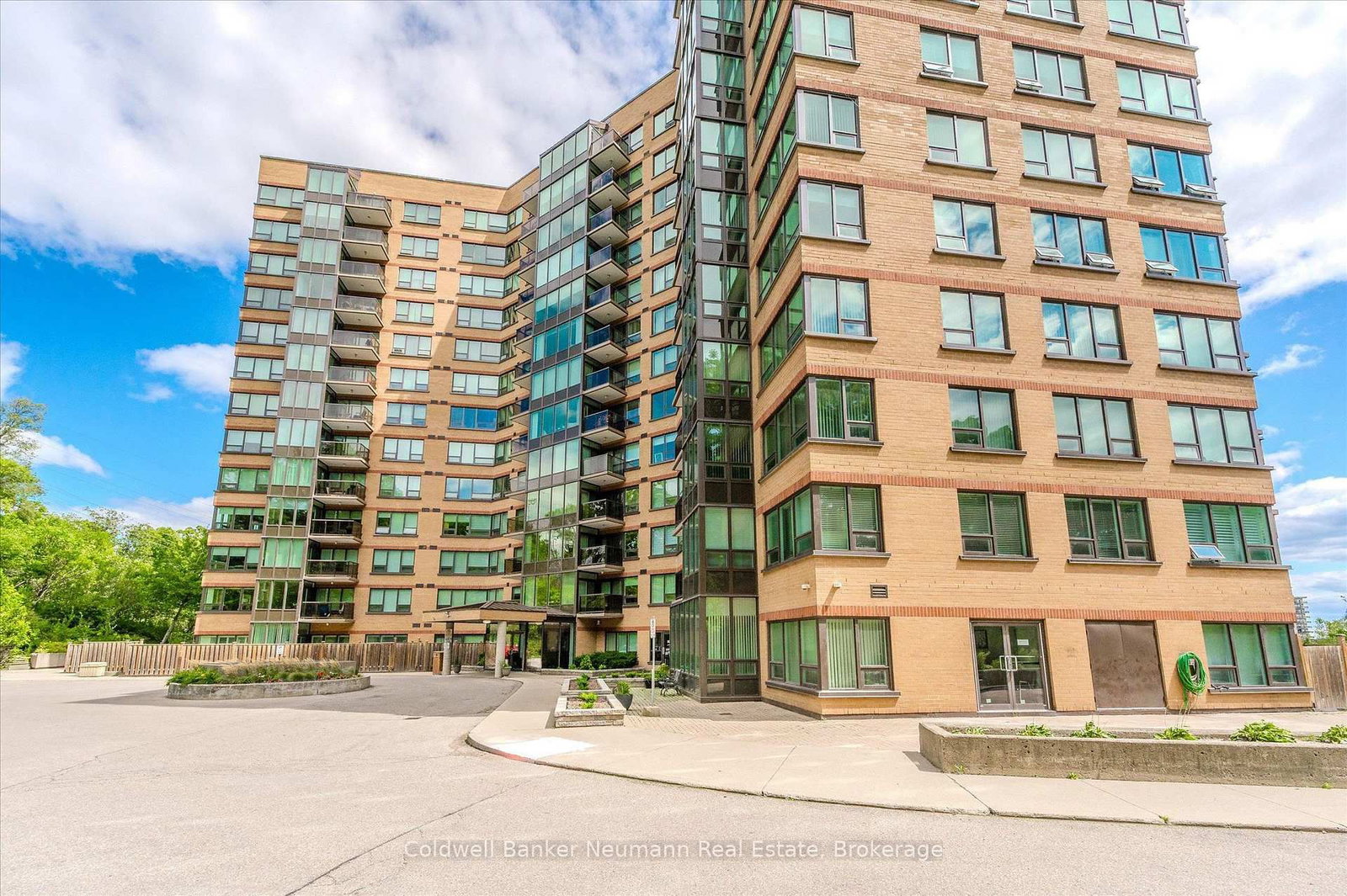 237 King Street W • #1106 • Cambridge, ON photo 4