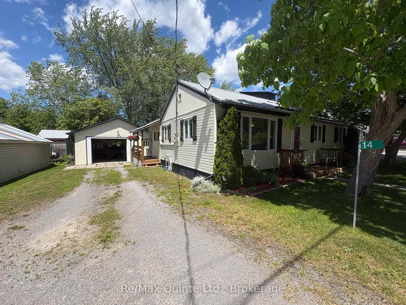 14 Bay Ave photo 2