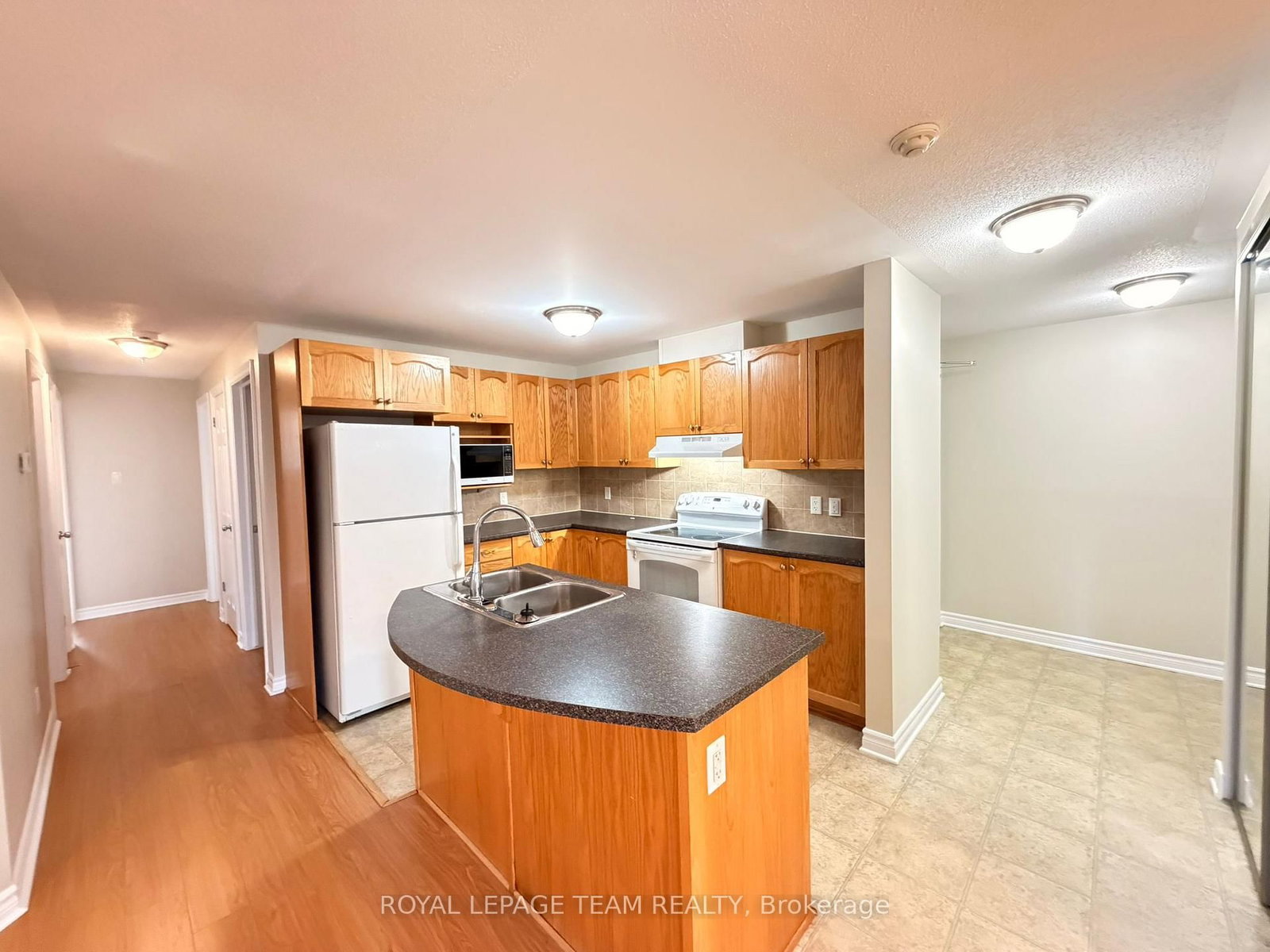 236 Paseo Private • #2 • Ottawa, ON photo 13