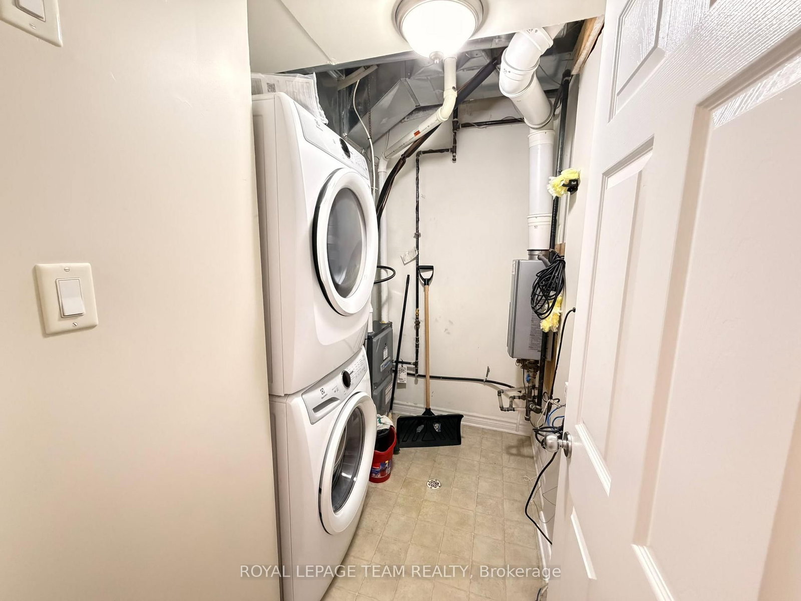 236 Paseo Private • #2 • Ottawa, ON photo 18