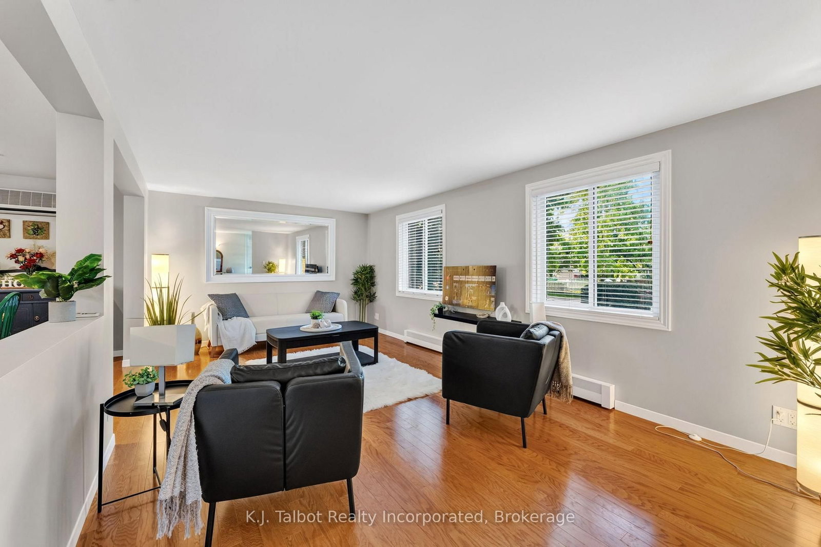 232 Picton Street W • Goderich, ON photo 12