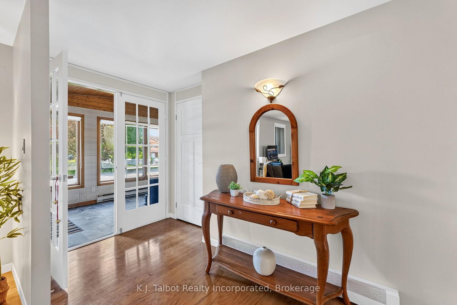232 Picton Street W • Goderich, ON photo 13