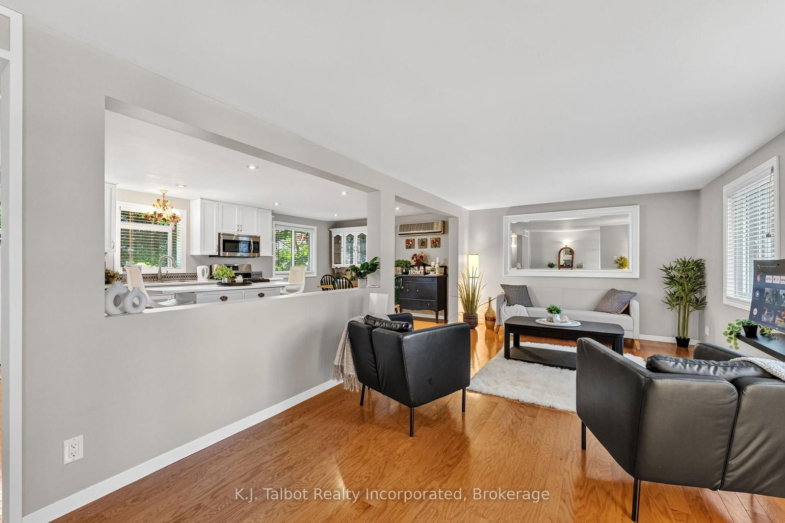 232 Picton Street W • Goderich, ON photo 15
