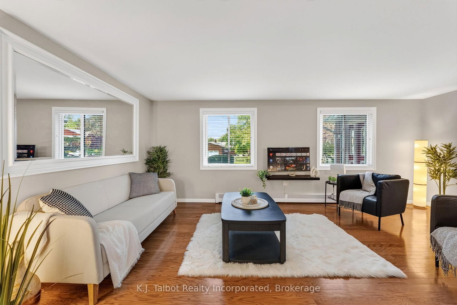 232 Picton Street W • Goderich, ON photo 17