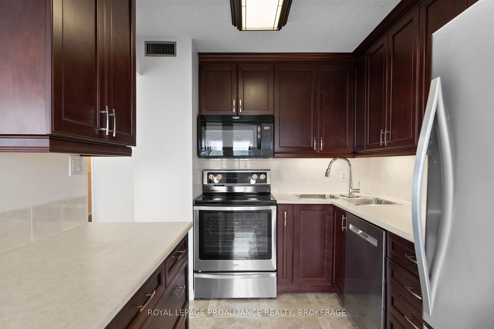 120 Barrett Court • #606 • Kingston, ON photo 16
