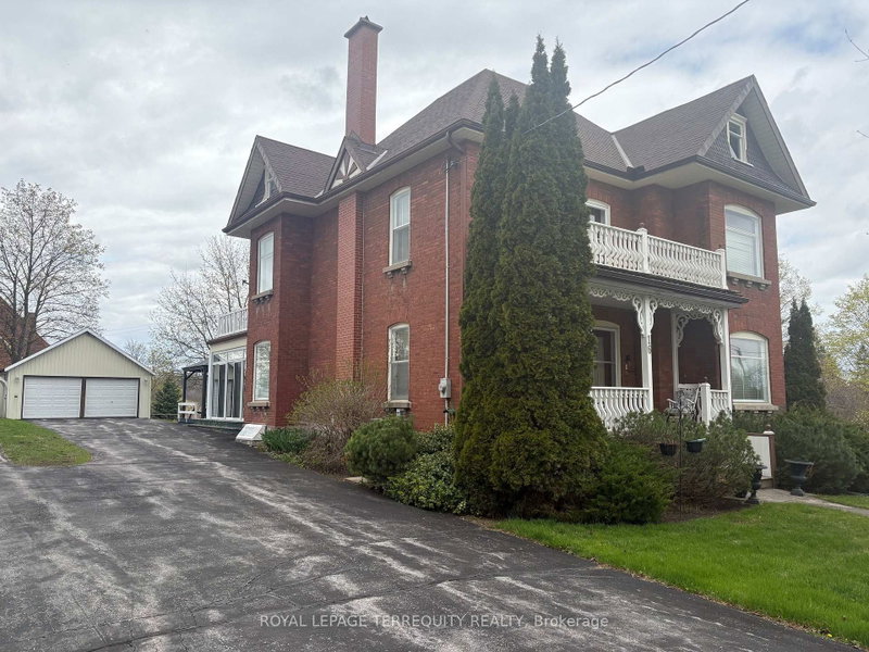 16 Booth Street S