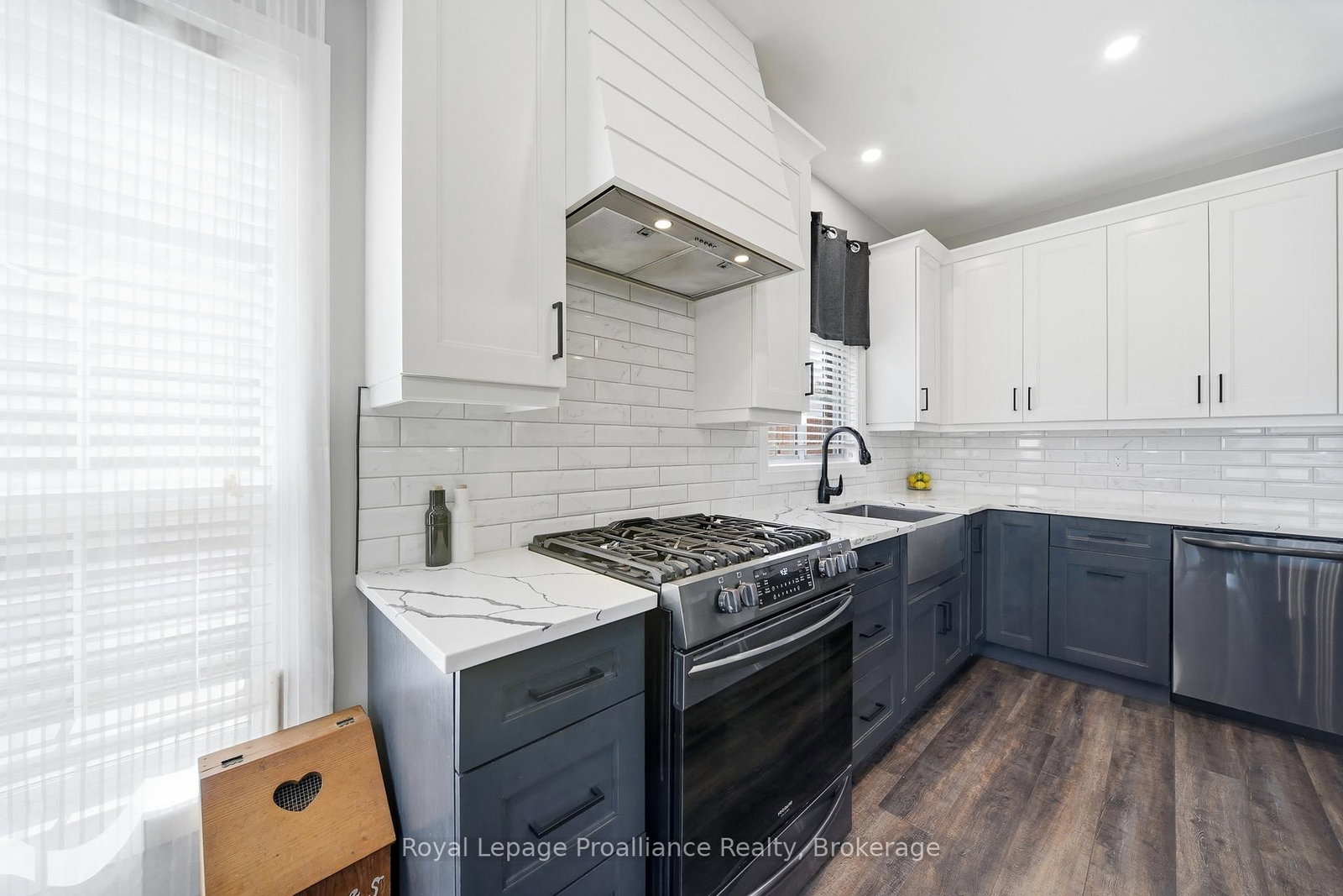 29 Hickory Grove • Belleville, ON photo 12