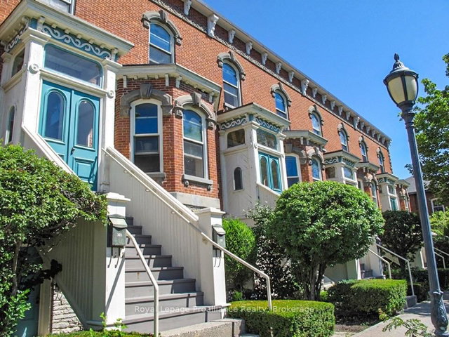305 - 10 Patterson Street