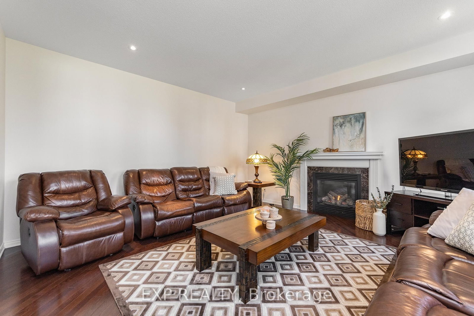 167 Chenoa Way • Ottawa, ON photo 16