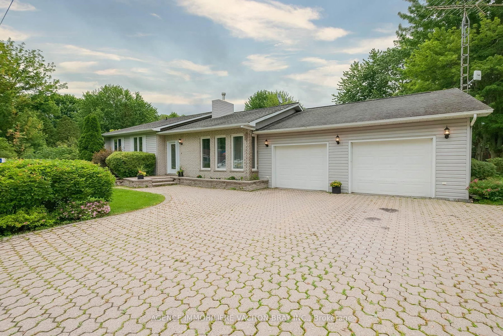 21050 Juniper Avenue • South Glengarry, ON photo 1