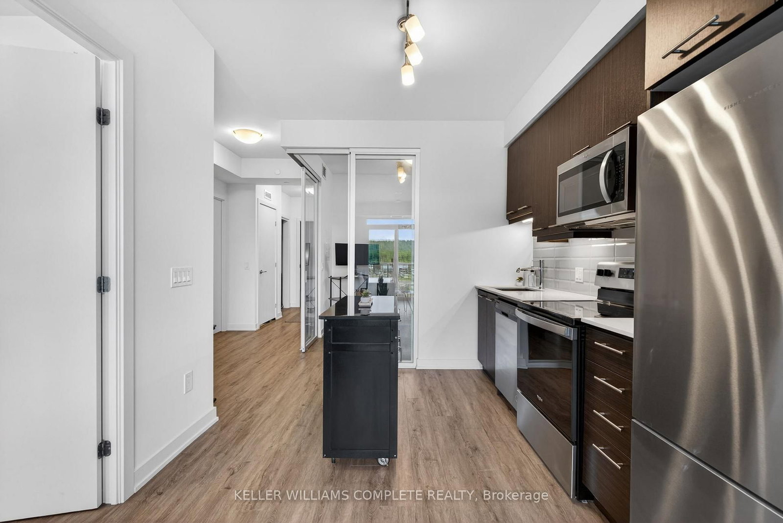 385 Winston Road • #Unit 501 • Grimsby, ON photo 6