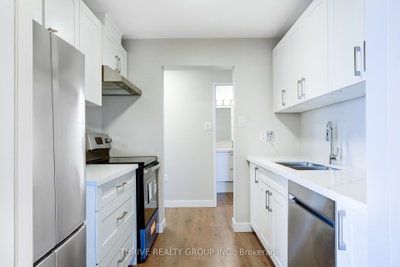 860 Commissioners Road E • #1403 • London South, ON photo 8