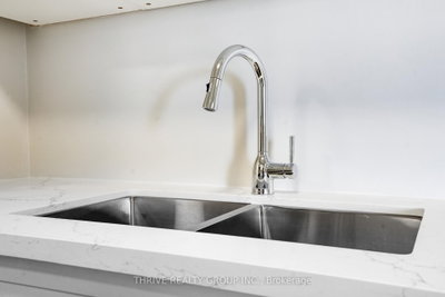 860 Commissioners Road E • #1403 • London South, ON photo 9