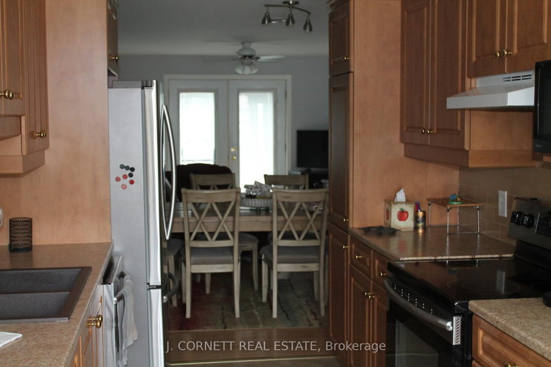 3 Maple St N photo 5