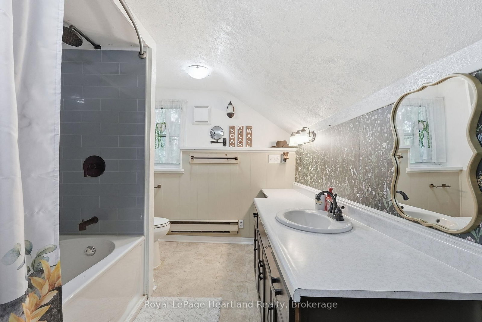 482 CONCESSION 8 • Brockton, ON photo 26
