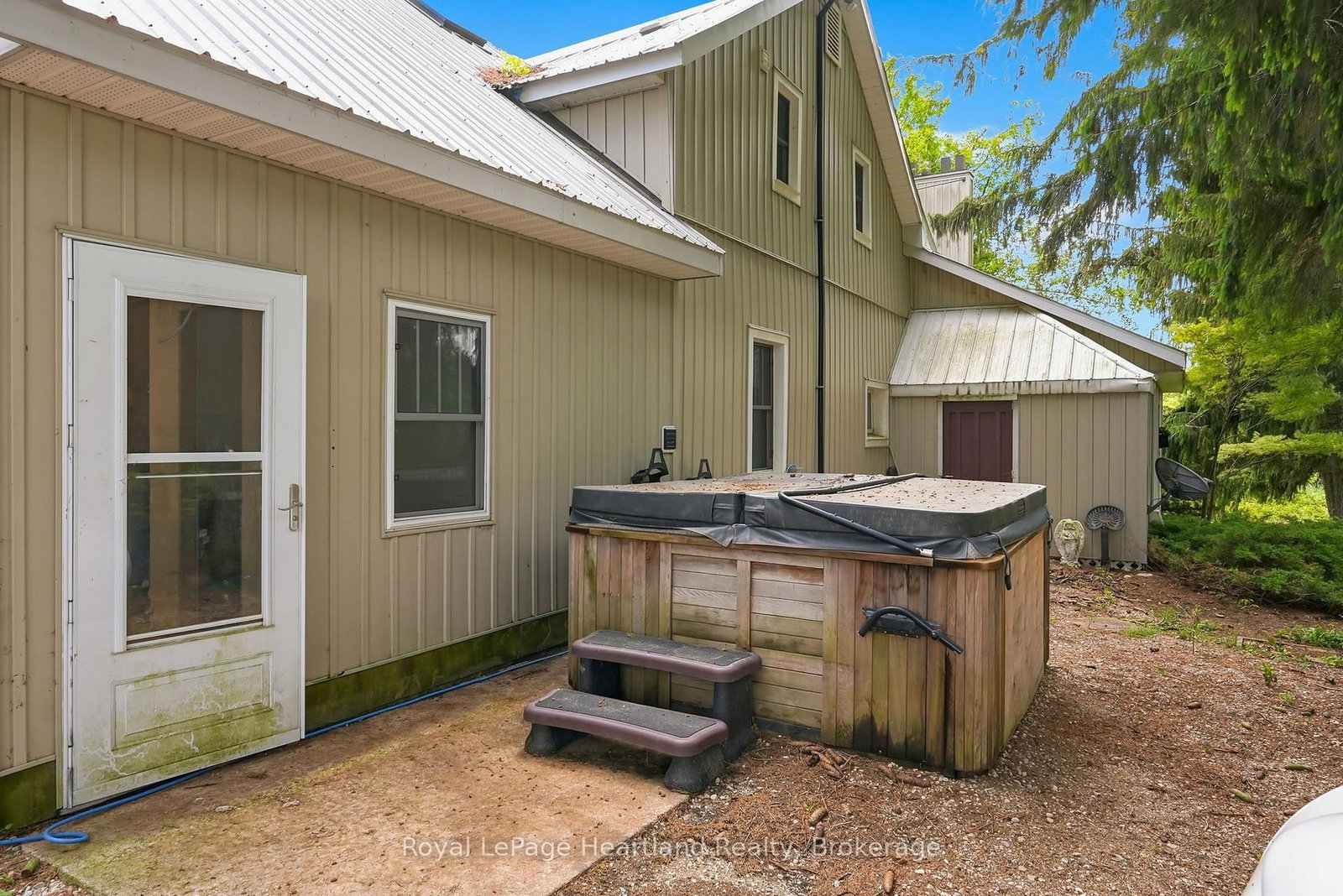 482 CONCESSION 8 • Brockton, ON photo 32