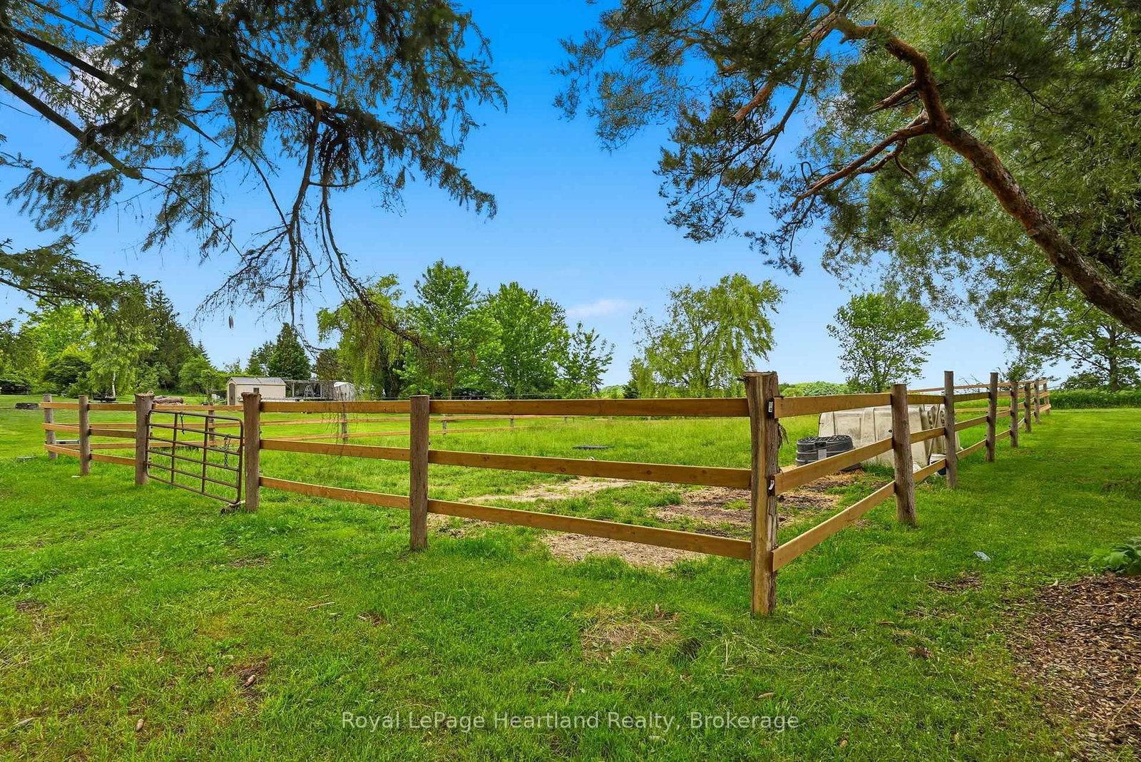 482 CONCESSION 8 • Brockton, ON photo 33
