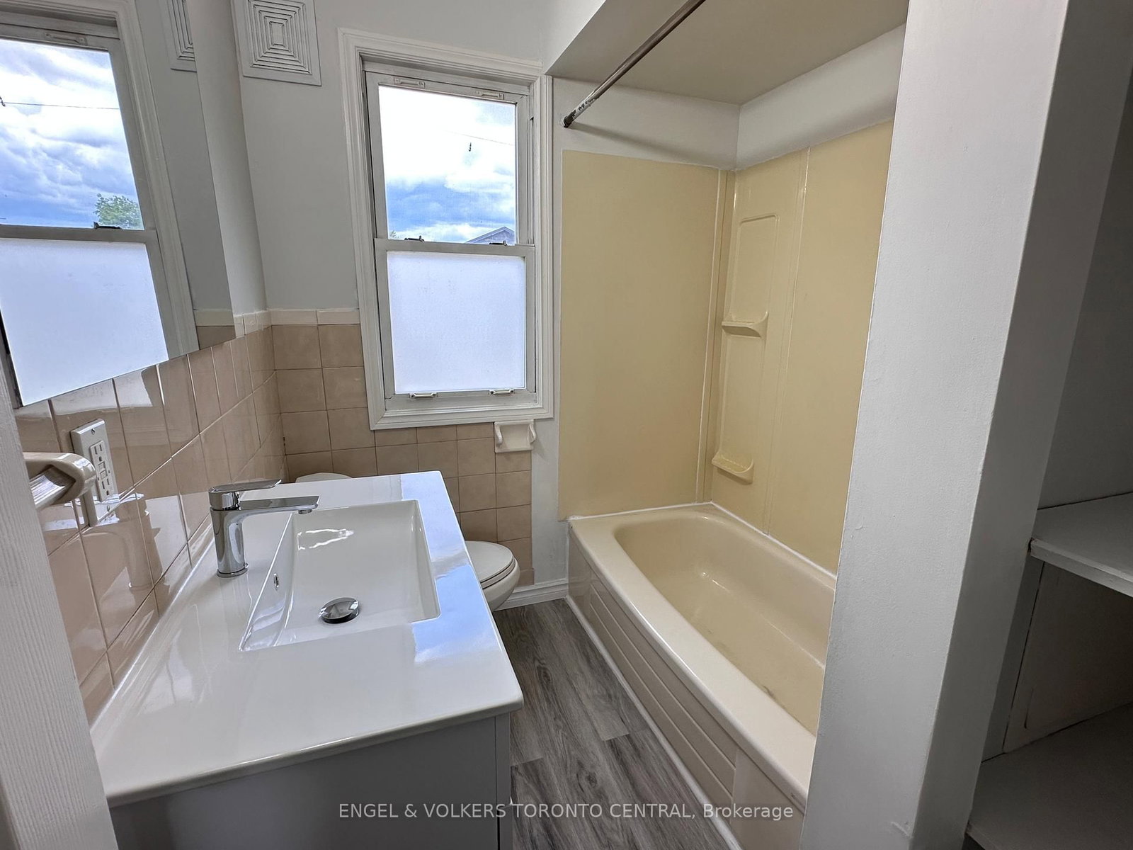 738 Randolph Avenue • Windsor, ON photo 23