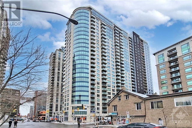 402 - 195 BESSERER Street