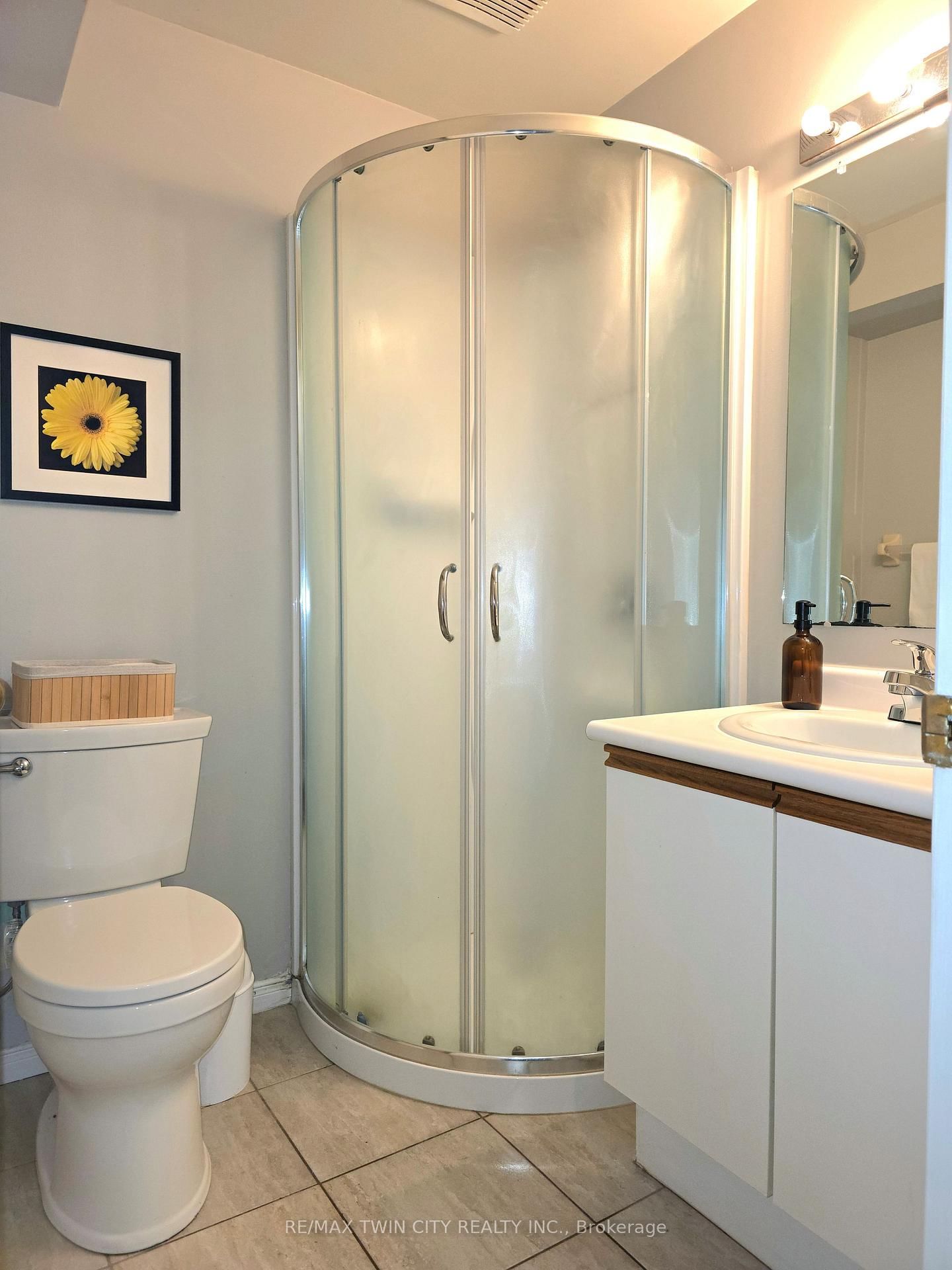 250 Keats Way • #6 • Waterloo, ON photo 16