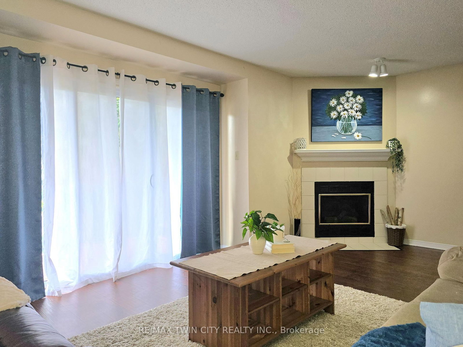 250 Keats Way • #6 • Waterloo, ON photo 18