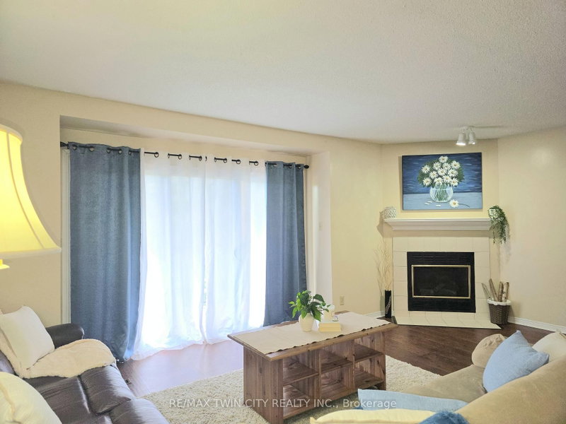6 - 250 Keats Way