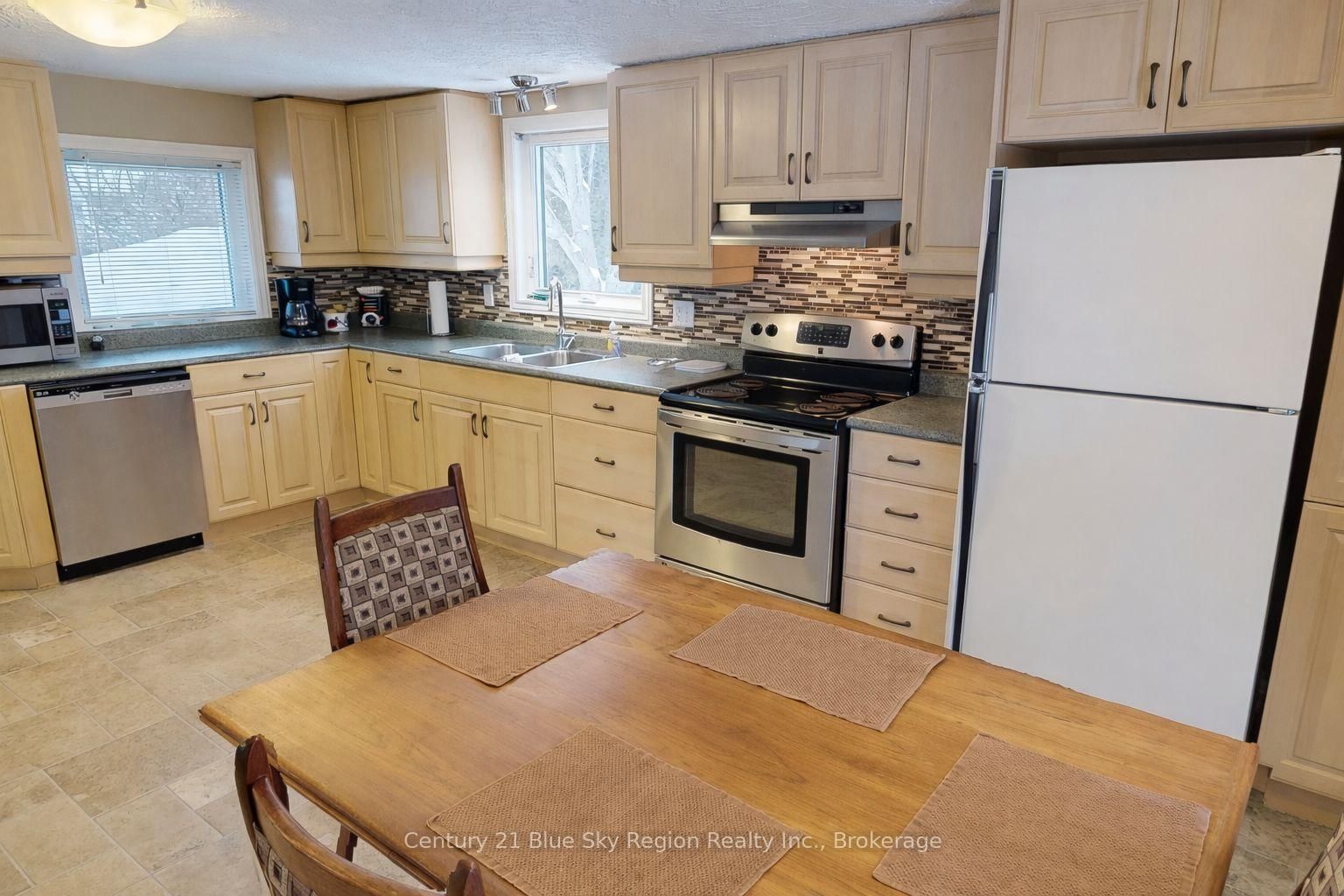 36 Nichols Street • Callander, ON photo 8