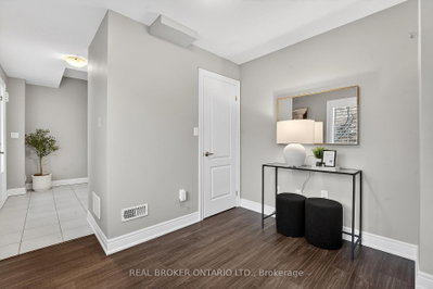 5000 Desantis Drive — photo 6