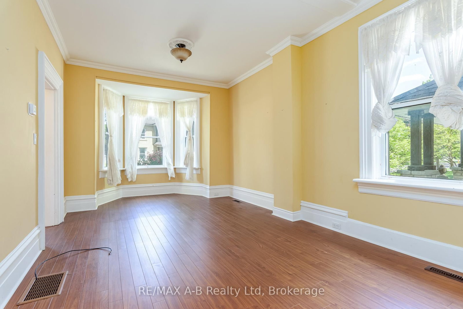 55 Stratford Street • Stratford, ON photo 16