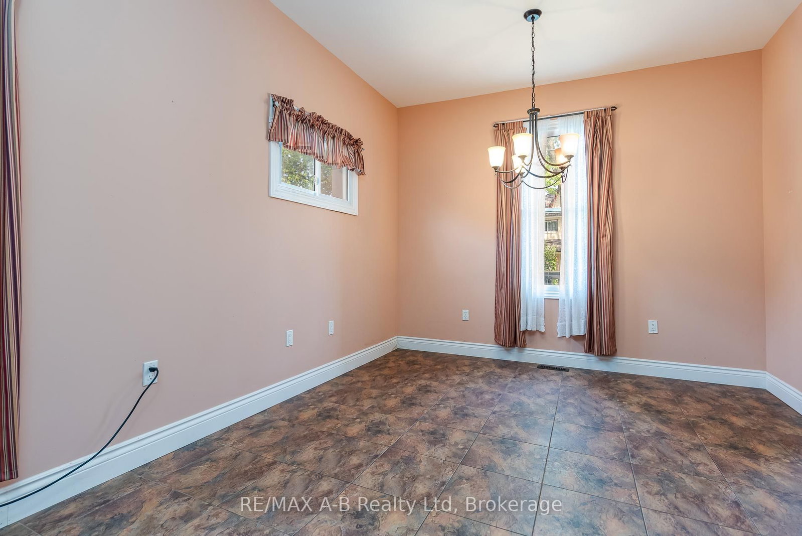 55 Stratford Street • Stratford, ON photo 25