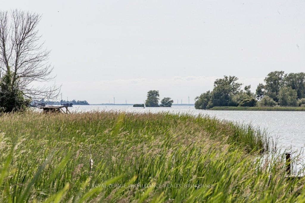 1558 Highway 96 • Wolfe Island, ON photo 27