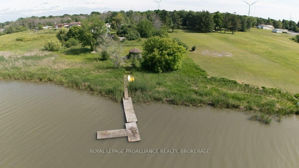 1558 Highway 96 • Wolfe Island, ON photo 34