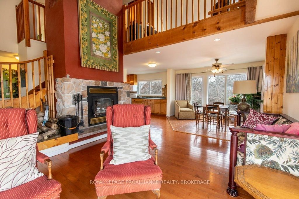 1558 Highway 96 • Wolfe Island, ON photo 5
