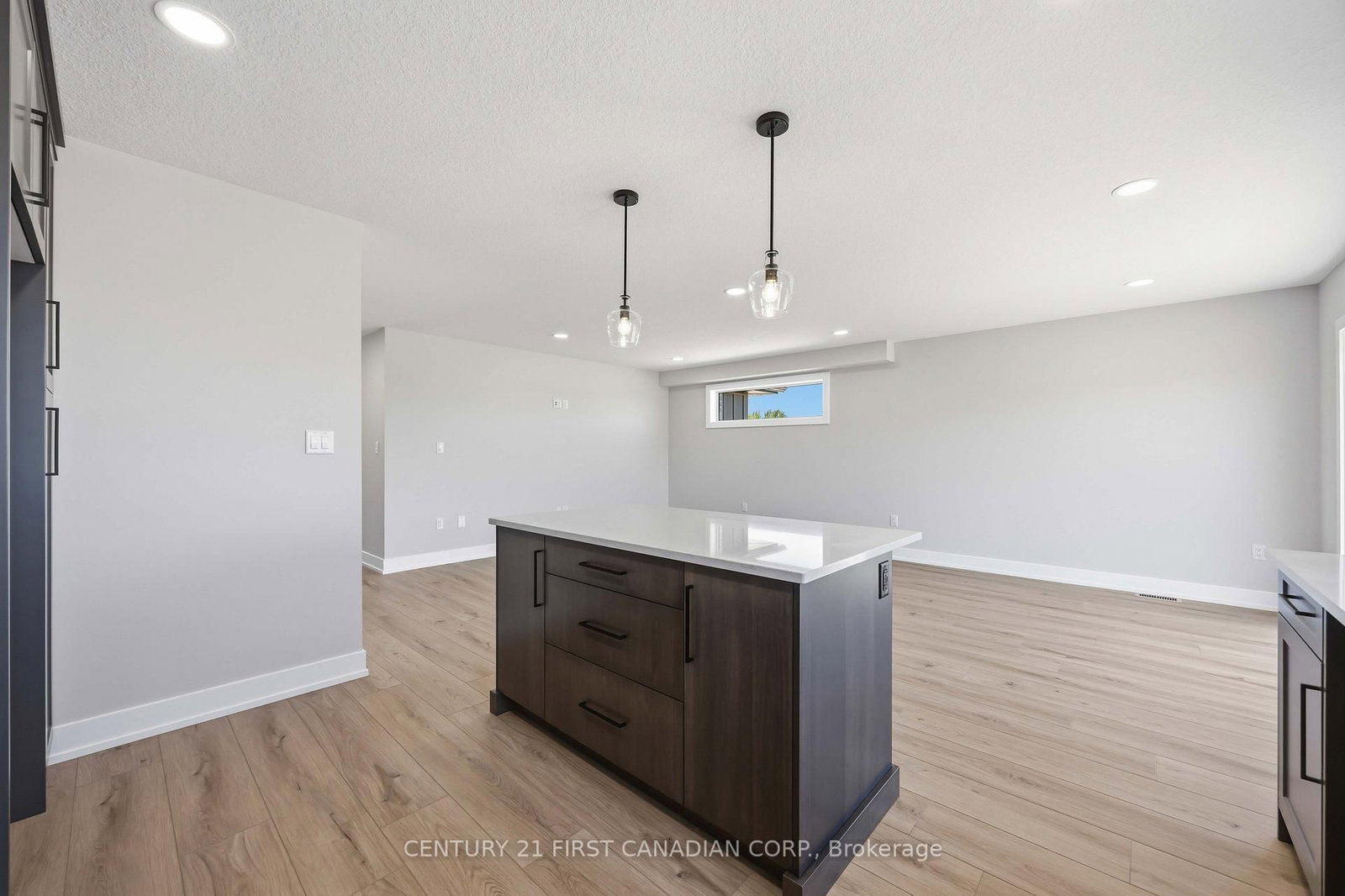 638 Ketter Way • Plympton-Wyoming, ON photo 12