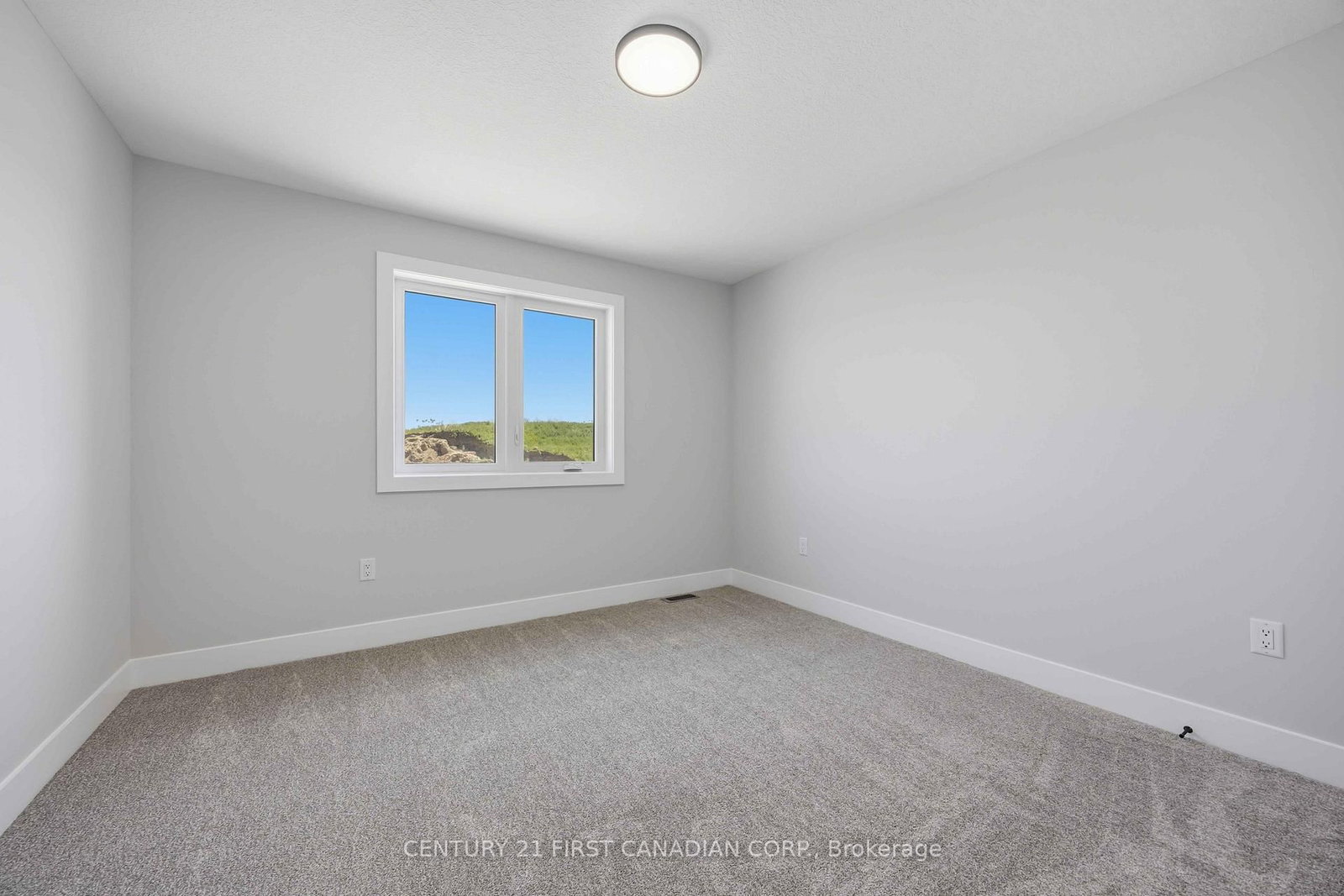 638 Ketter Way • Plympton-Wyoming, ON photo 14