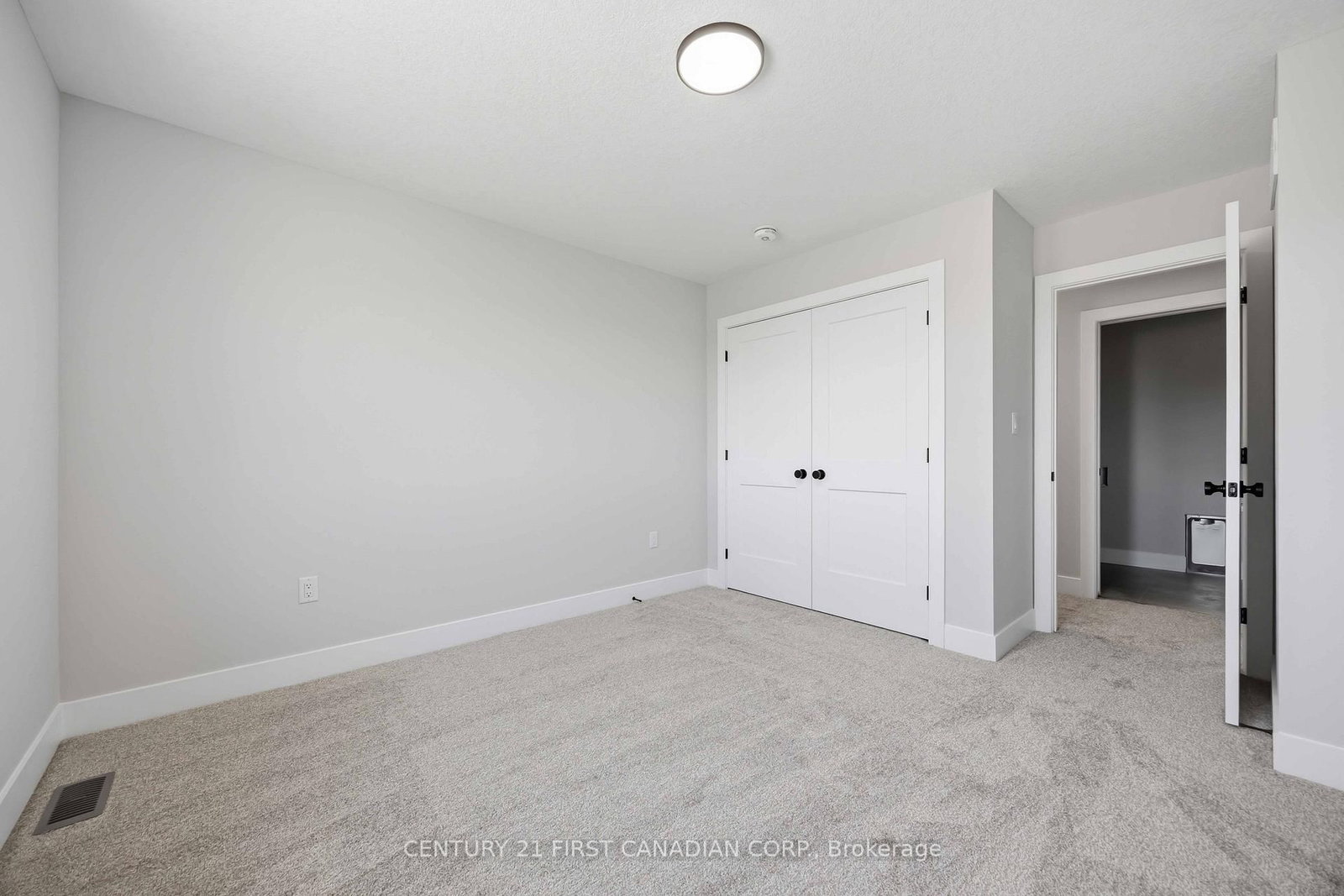 638 Ketter Way • Plympton-Wyoming, ON photo 15