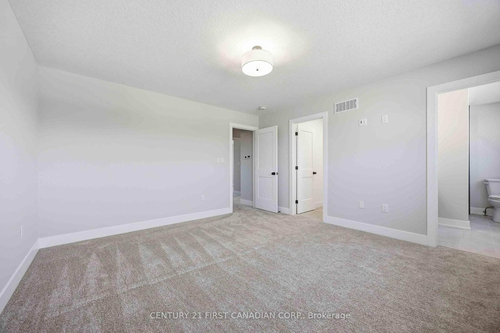 638 Ketter Way • Plympton-Wyoming, ON photo 18